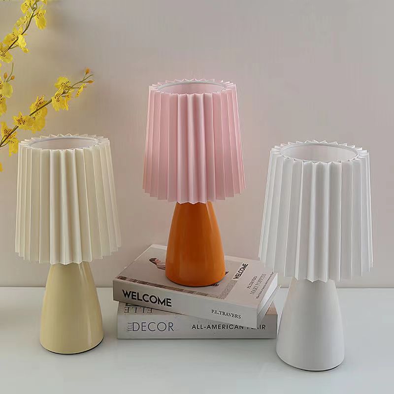 Classic Korean Style Ceramic Pleated Table Lamp